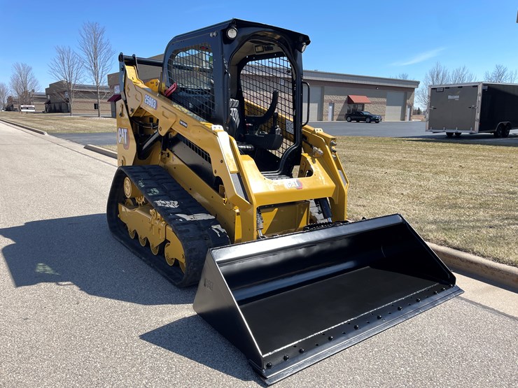 2019-caterpillar-259d3-image-3