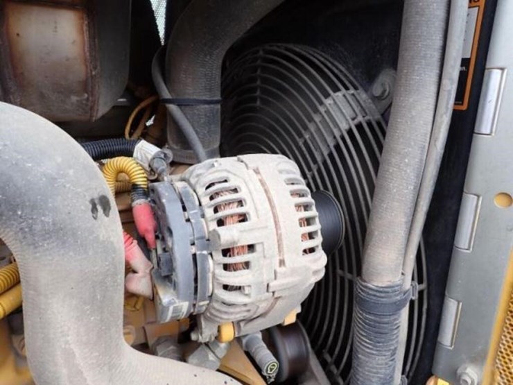 2018-deere-450k-image-54