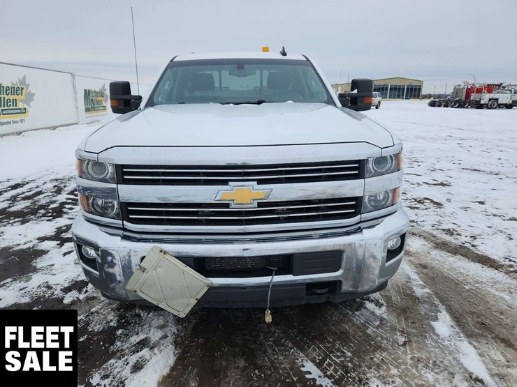 2016-chevrolet-silverado-3500hd-image-8