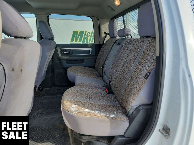 2013-dodge-3500-image-15