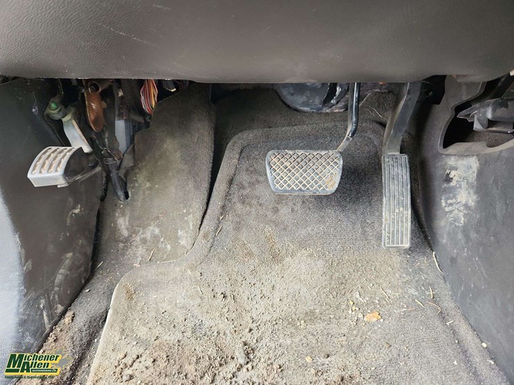 2011-chevrolet-equinox-image-21