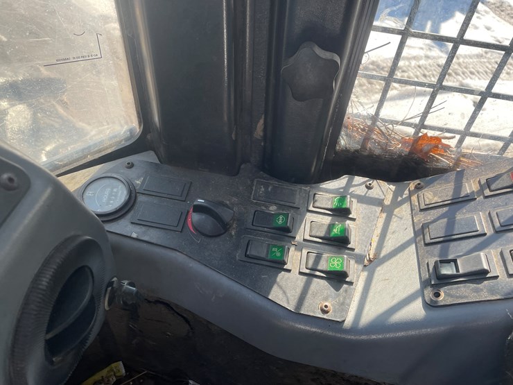 2008-caterpillar-553-image-31