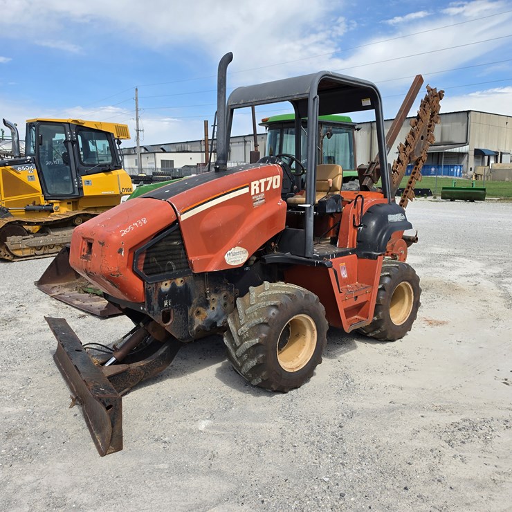 2002 DITCH WITCH RT70