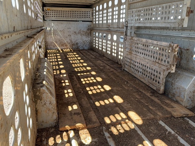 1989-wilson-livestock-trailer-image-10