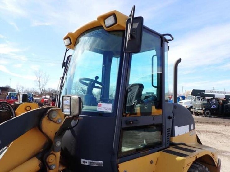 2011-deere-304j-image-18