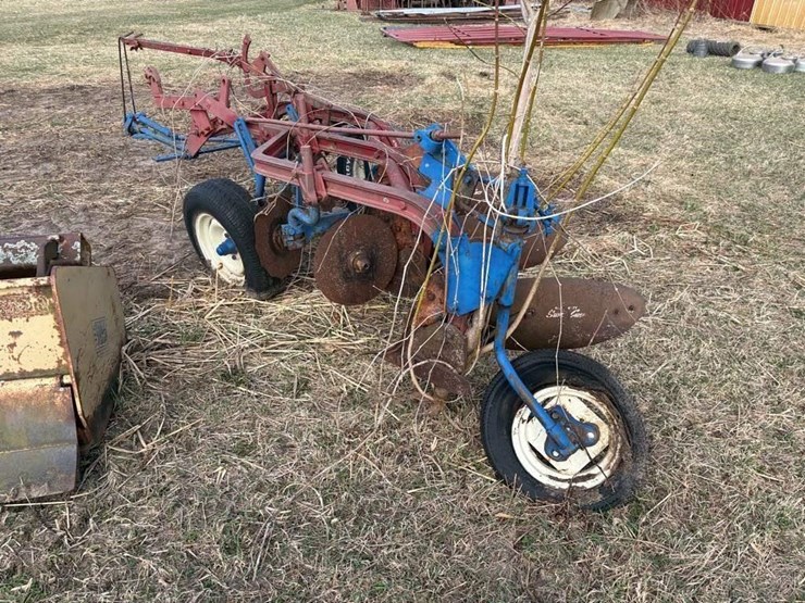 3-bottom-trailer-plow-image-4