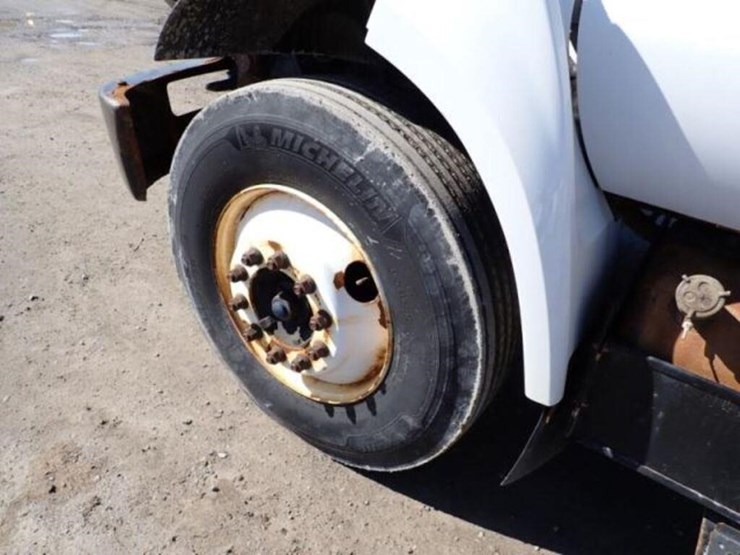 2016-ford-f650-image-36