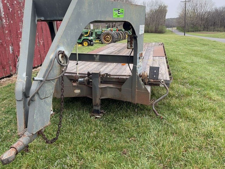 flatbed-gooseneck-trailer-22'-deck-image-4