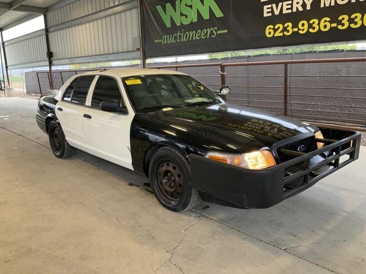 2009-ford-crown-victoria-sdn-image-2