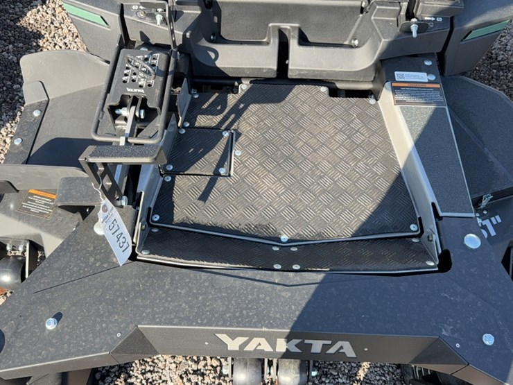 #4078-•-yakta-yxr-710-zero-turn-mower-image-5