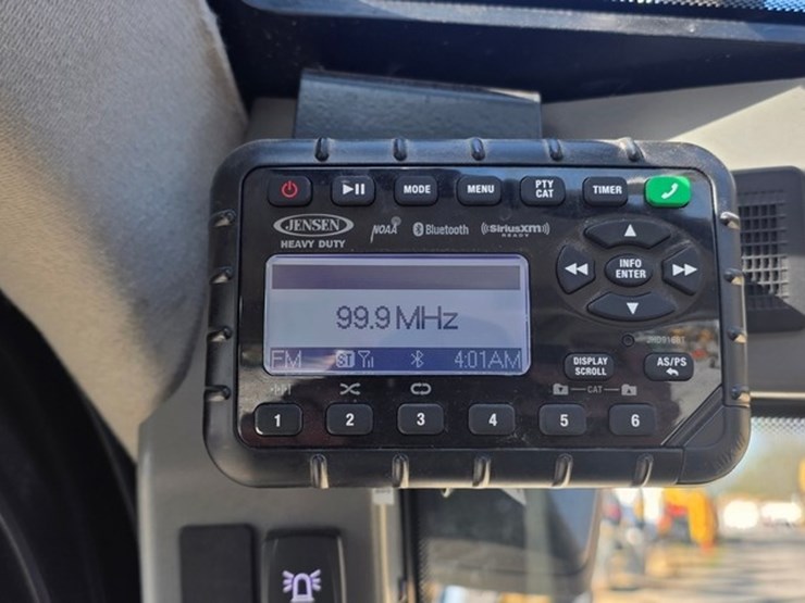 2024-jcb-215-image-55