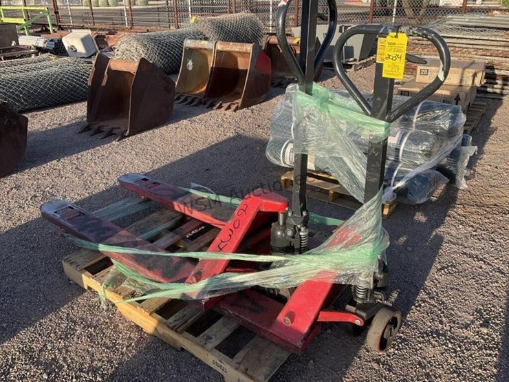 (2)-pallet-jacks-image-1