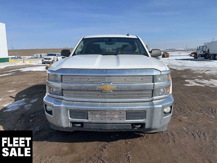 2015-chevrolet-silverado-2500hd-image-9
