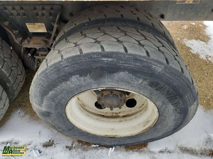 2019-peterbilt-520-image-9