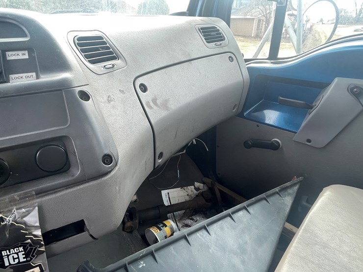 #242-•-2000-sterling-truck-tractor-(has-mn-title)-(mora,-mn)-image-74