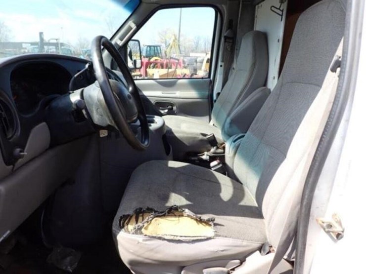 2001-ford-e350-image-16