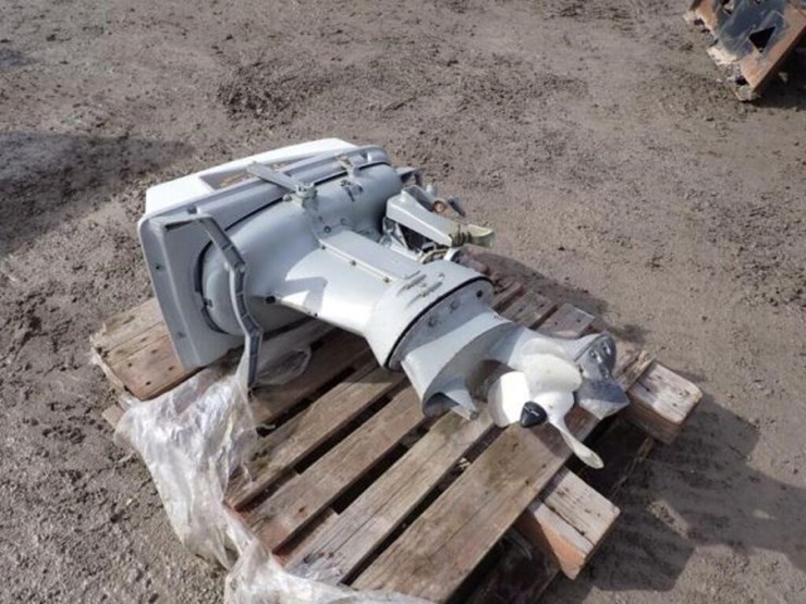 evinrude-lark-ii-40-outboard-motor-image-2