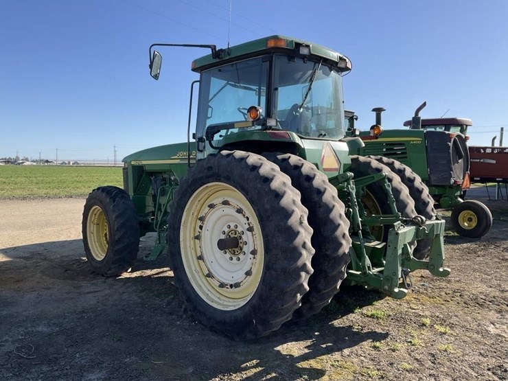 john-deere-8210-image-2