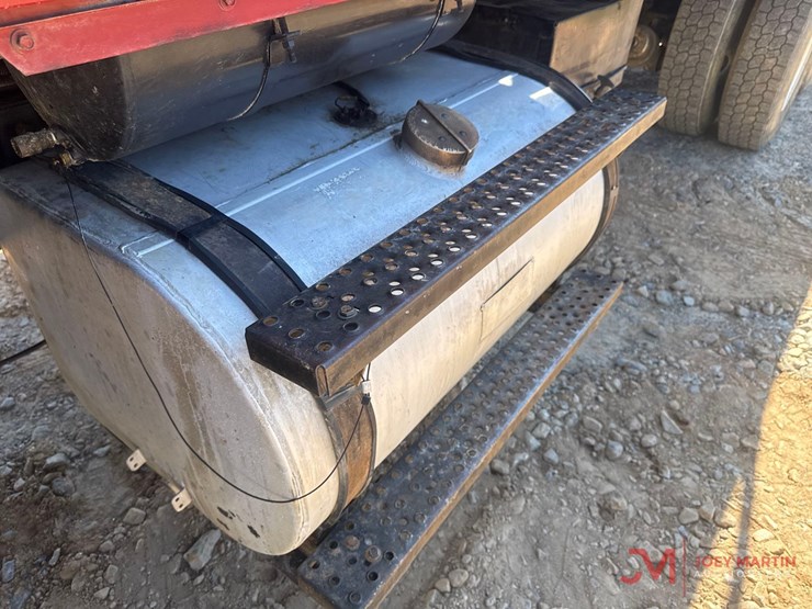 1994-ford-l9000-image-12