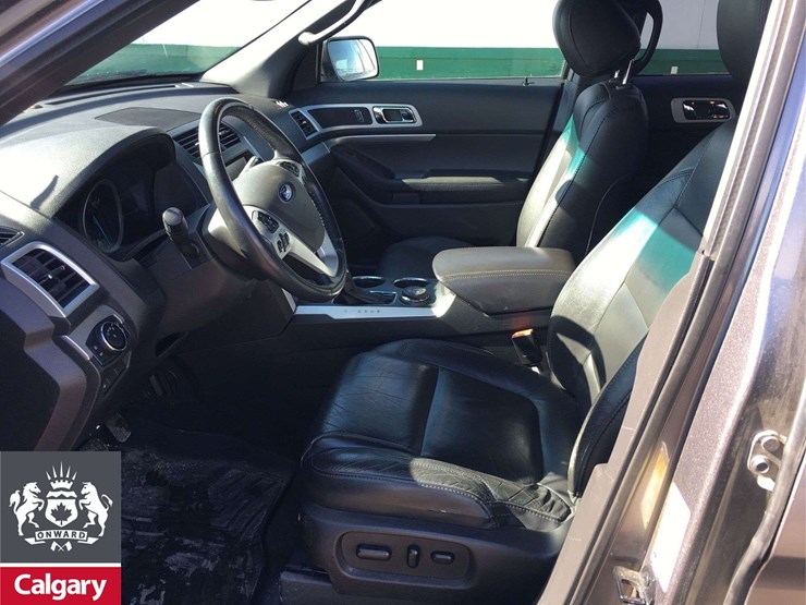 2014-ford-explorer-xlt-image-14