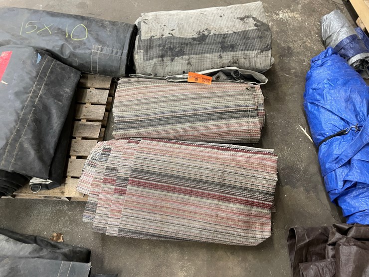 #2570-•-pallet-of-used-tarps-(columbia-heights,-mn)-image-2