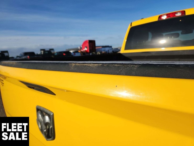 2019-ram-1500-classic-image-37