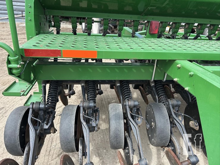 john-deere-1560-image-8