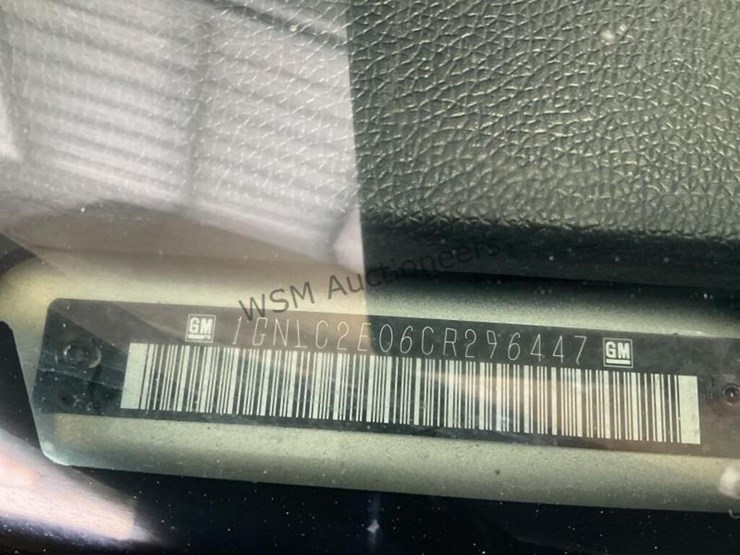 2012-chevrolet-tahoe-image-14