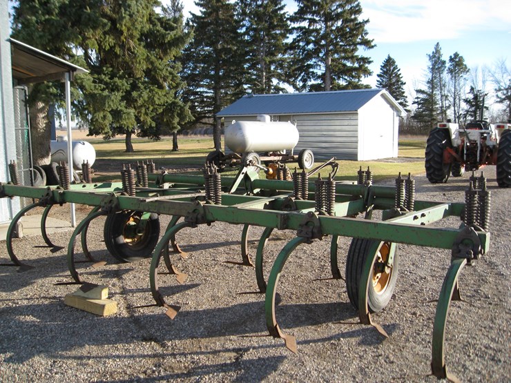 john-deere-16-image-4