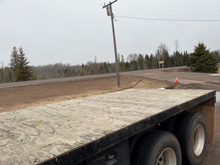 #290-•-2005-great-lakes-(3)-axle-pup-trailer-(has-mi-title)-(marenisco,-mi)-image-39