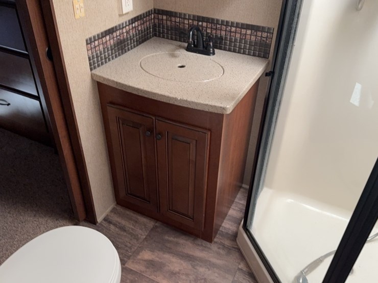 #3003-•-2014-big-horn-39'-5th-wheel-camper-image-37