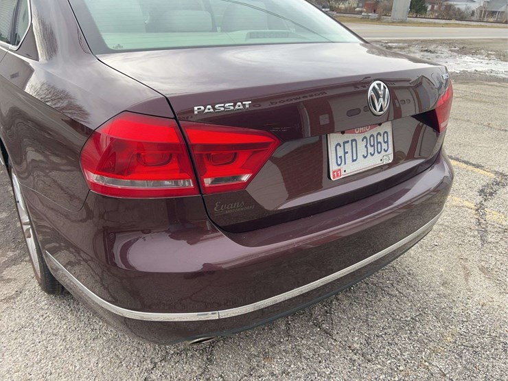 2014-volkswagen-passat-tdi-image-29