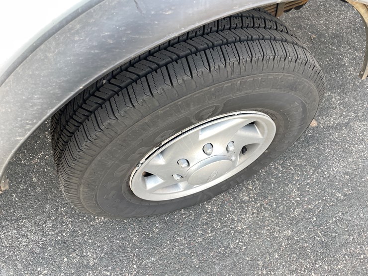 2014-ford-e350-image-10