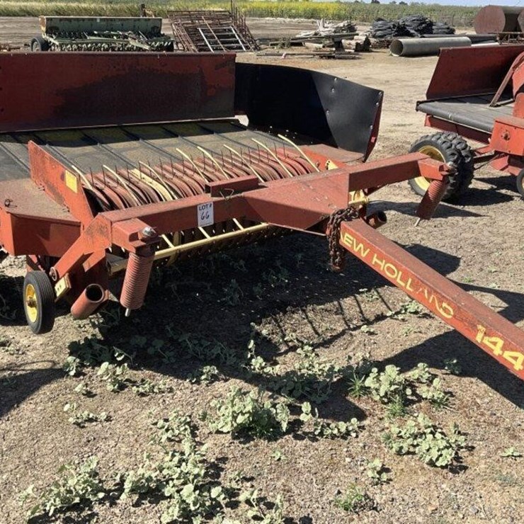 NEW HOLLAND 144