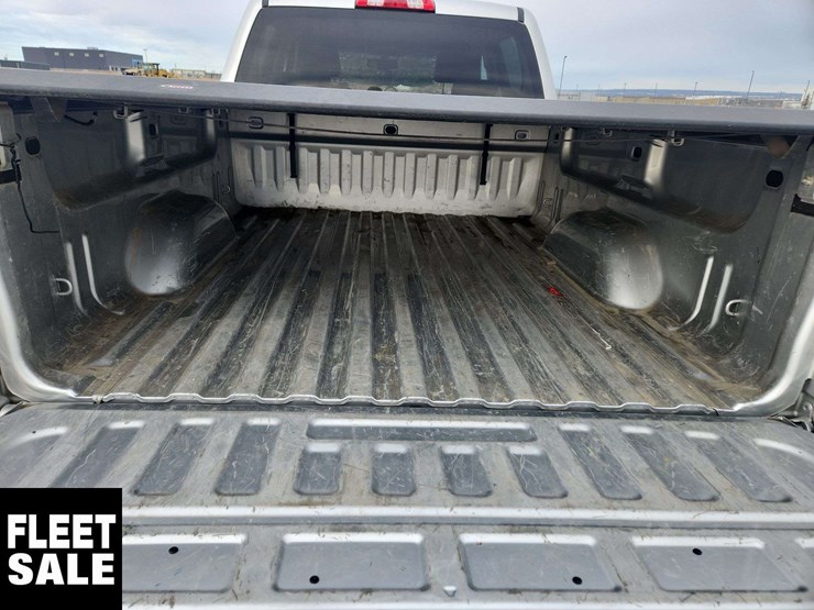 2018-chevrolet-silverado-1500-image-16