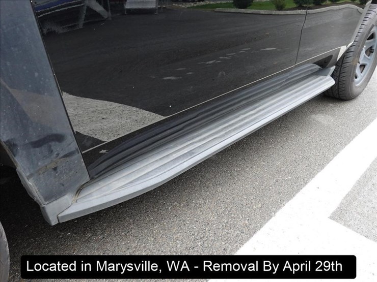 2016-chevrolet-tahoe-image-18