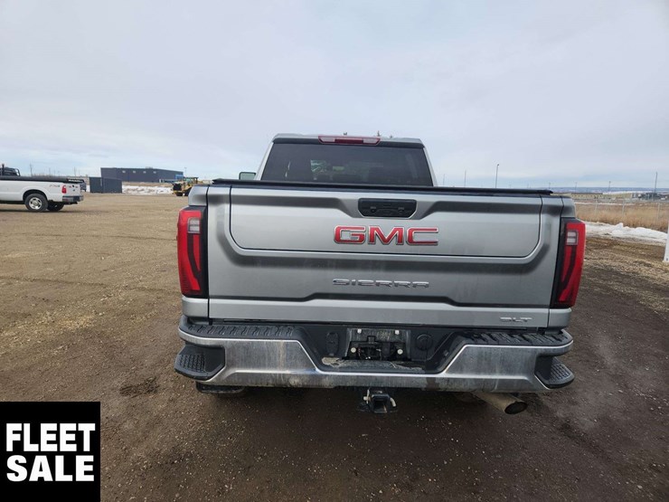 2024-gmc-sierra-2500hd-image-9