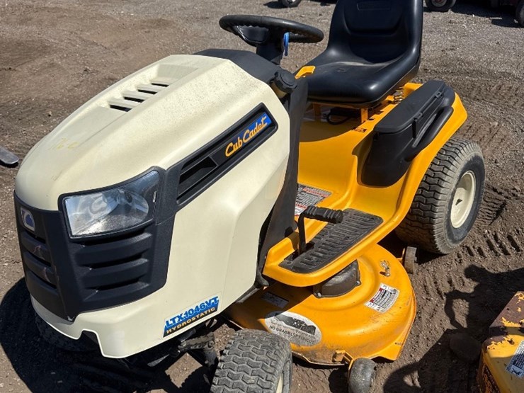 cub-cadet-ltx1046vt-image-1