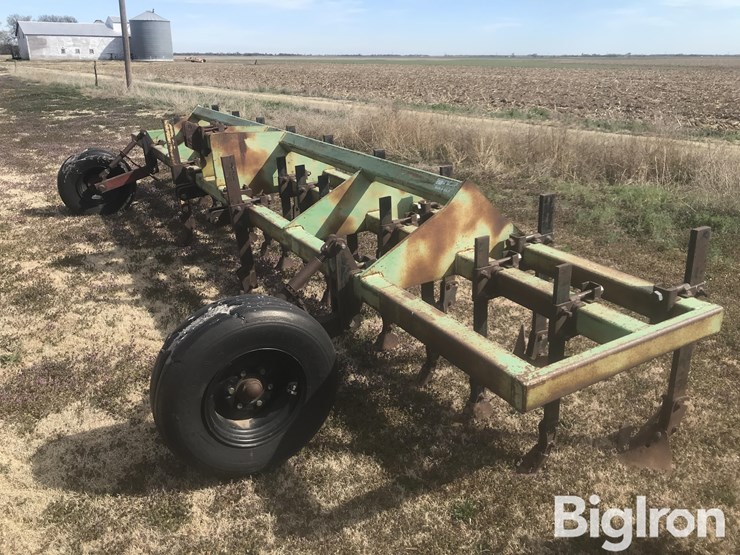 bigham-brothers-s-389-7-row-3-bar-cultivator-image-1