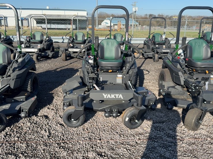 #4032-•-yakta-yxr-320-zero-turn-mower-image-2