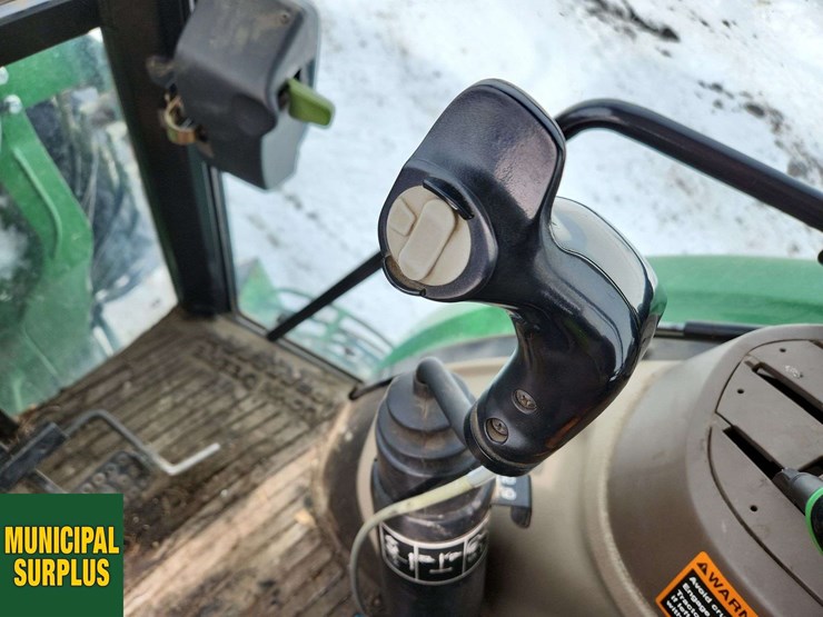2014-john-deere-6115d-image-9