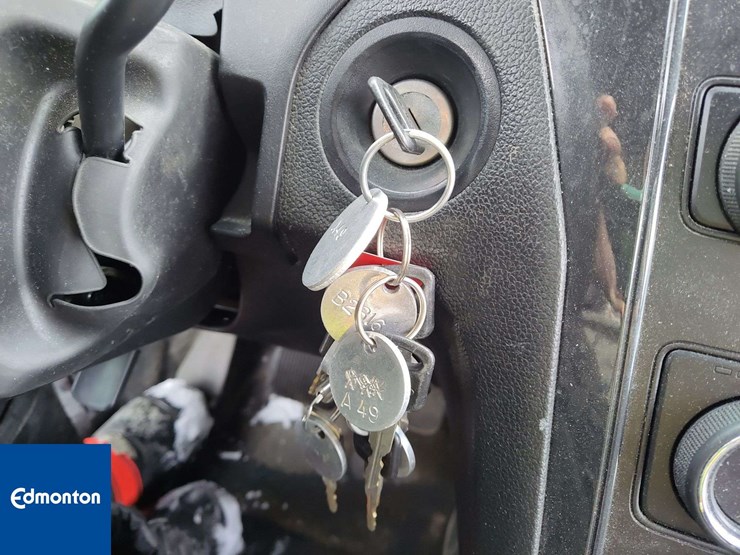 2019-ford-explorer-image-19