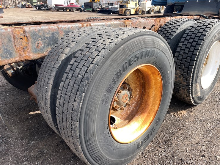 #242-•-2000-sterling-truck-tractor-(has-mn-title)-(mora,-mn)-image-33