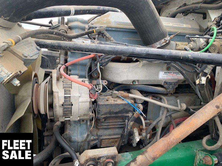 2003-freightliner-fl106-image-18