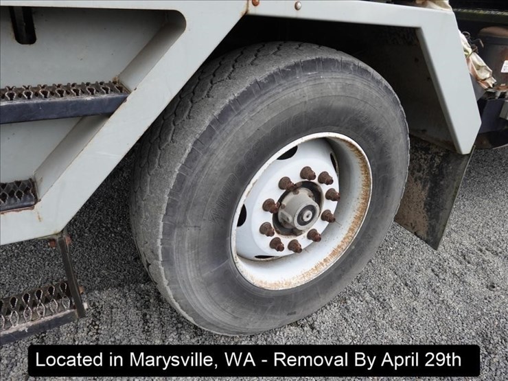 2009-gradall-xl3100-image-33