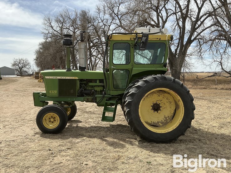 1972-john-deere-4320-image-8