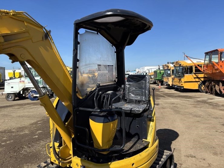 komatsu-pc28uu-2-image-22