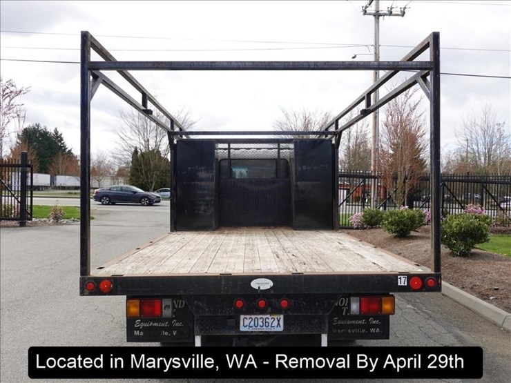 2017-isuzu-nqr-image-6