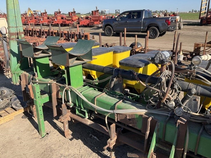 john-deere-7300-image-9