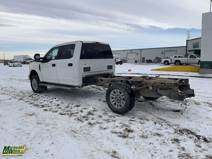 2017-ford-f350-image-3